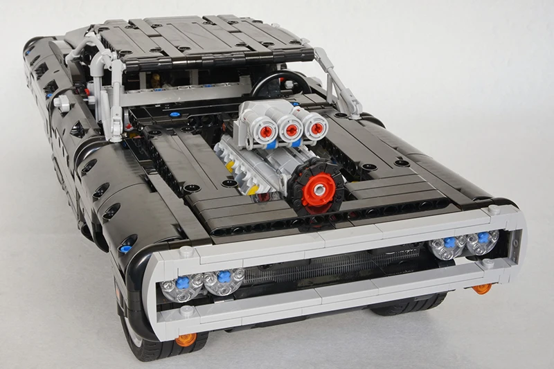 Fast & Furious - Dom's Dodge Charger - 1077 Pieces