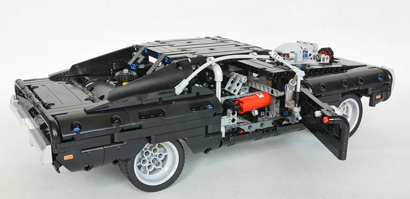 Fast & Furious - Dom's Dodge Charger - 1077 Pieces