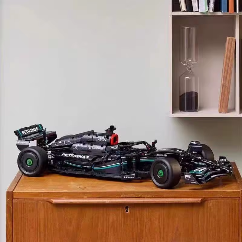 Mercedes AMG F1 | 1642PCS